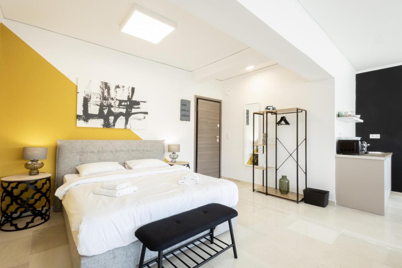 Hip And Fun Apt A Athena Bagian luar foto